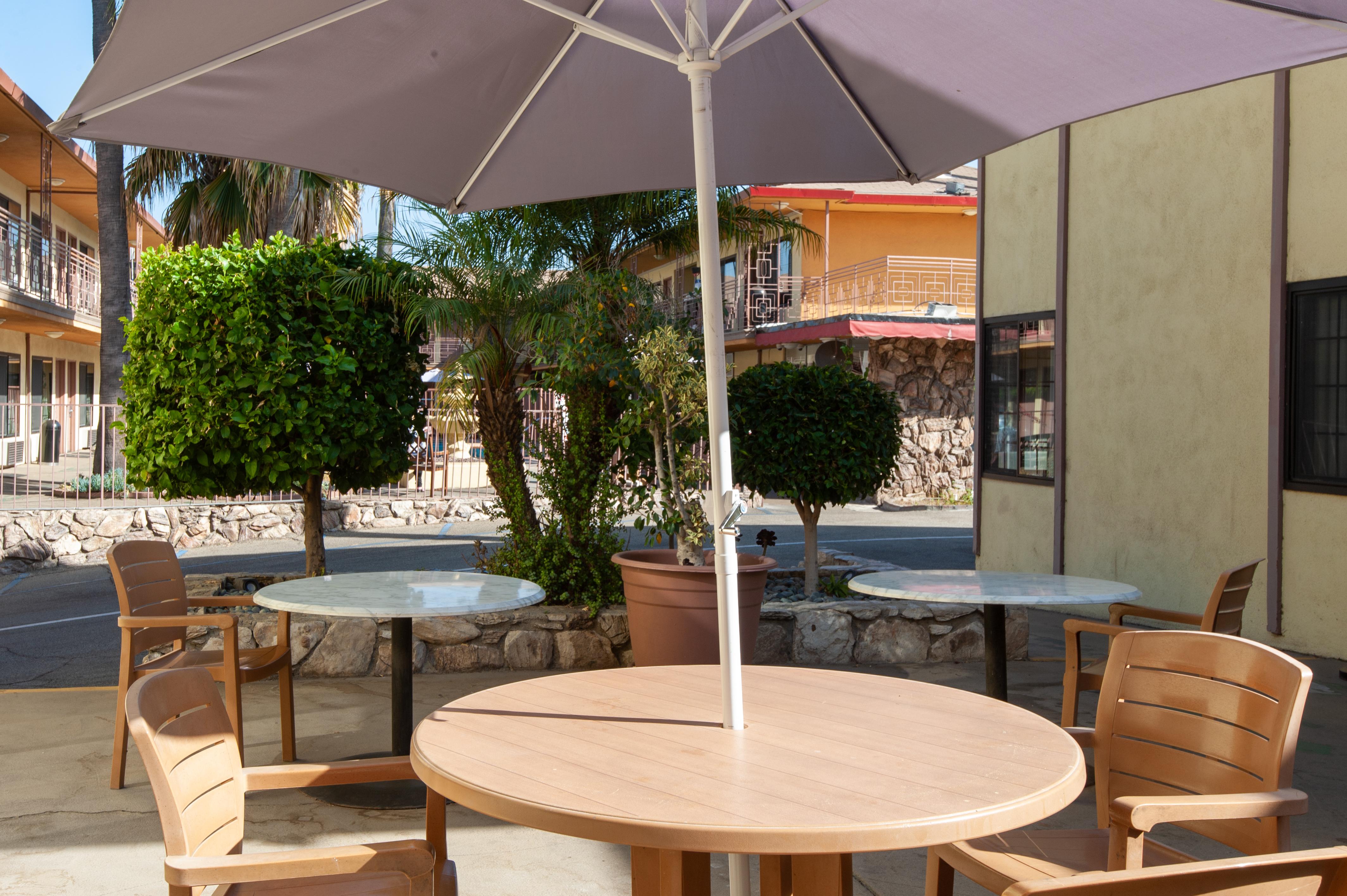 Studio City Court Yard Hotel Exterior foto