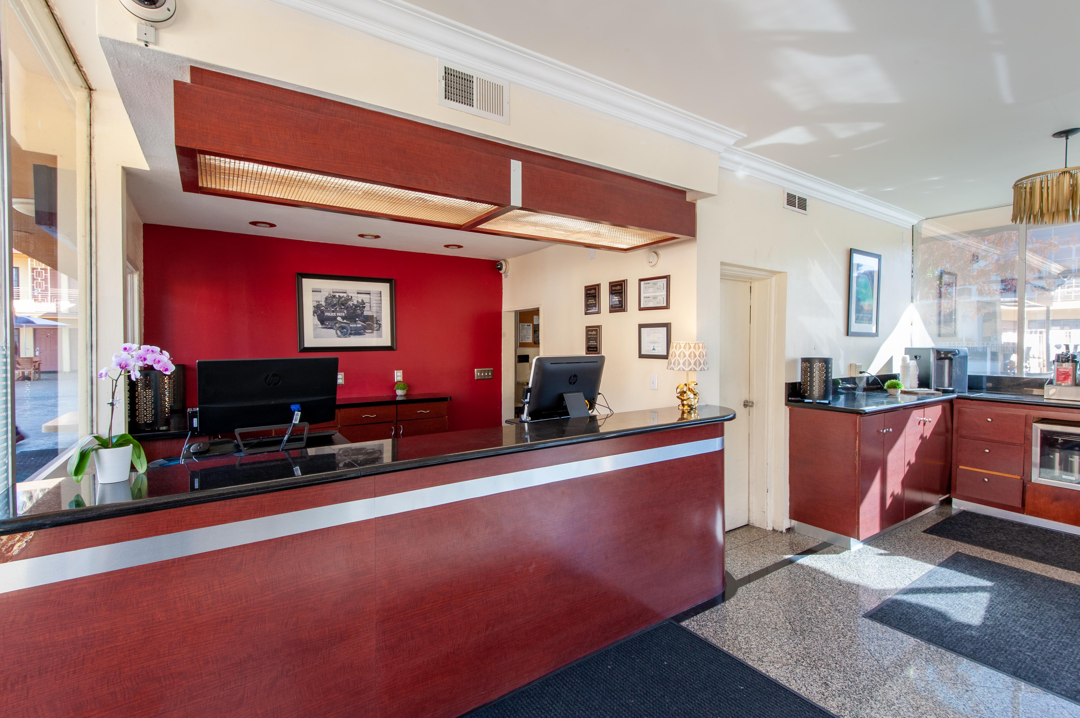 Studio City Court Yard Hotel Interior foto
